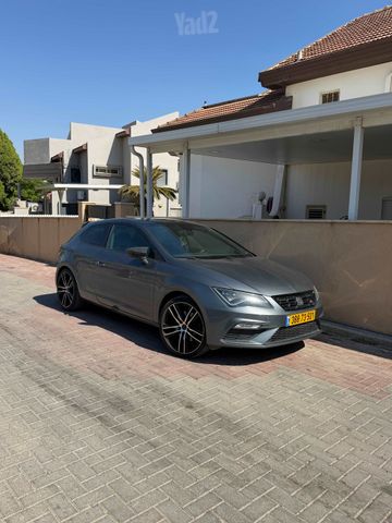 מודעת רכב סיאט לאון