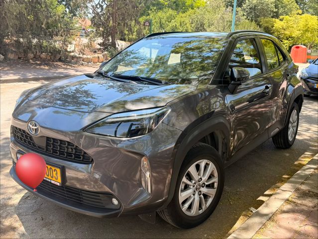 מודעת רכב טויוטה יאריס קרוס