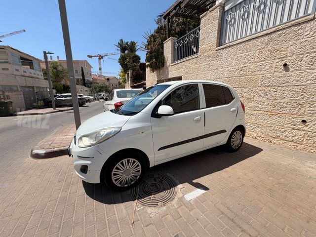 יונדאי i10