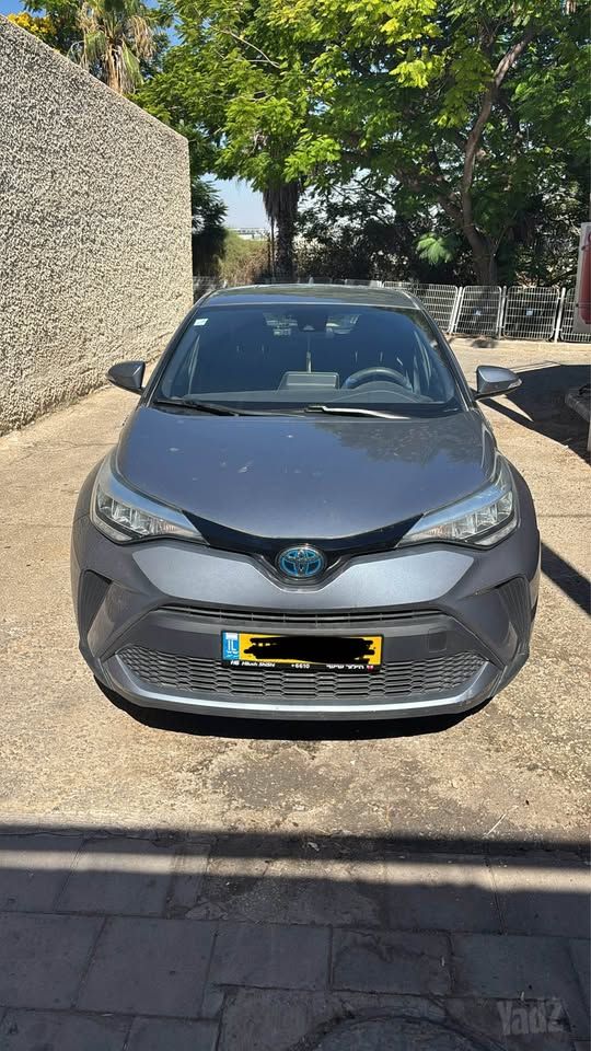 מודעת רכב טויוטה C-HR