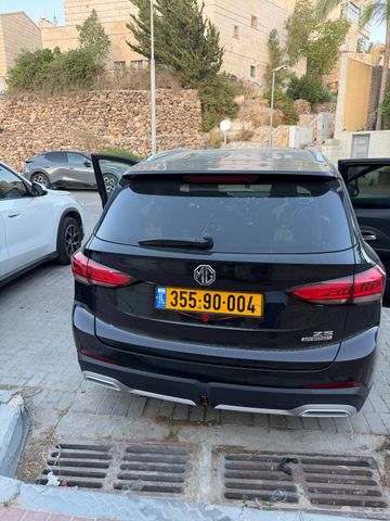 אם ג'י ZS