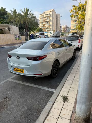 מאזדה 3