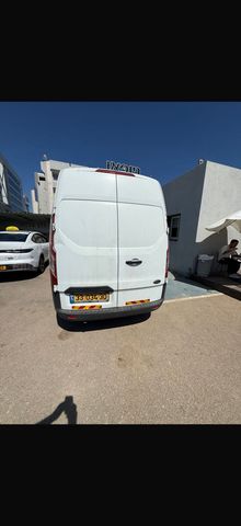 פורד טרנזיט קוסטום
