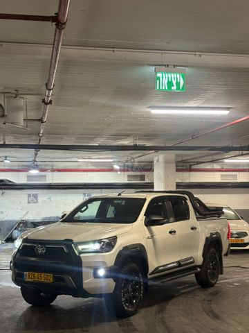 טויוטה היילקס
