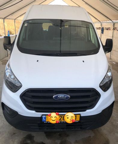 פורד טרנזיט קוסטום