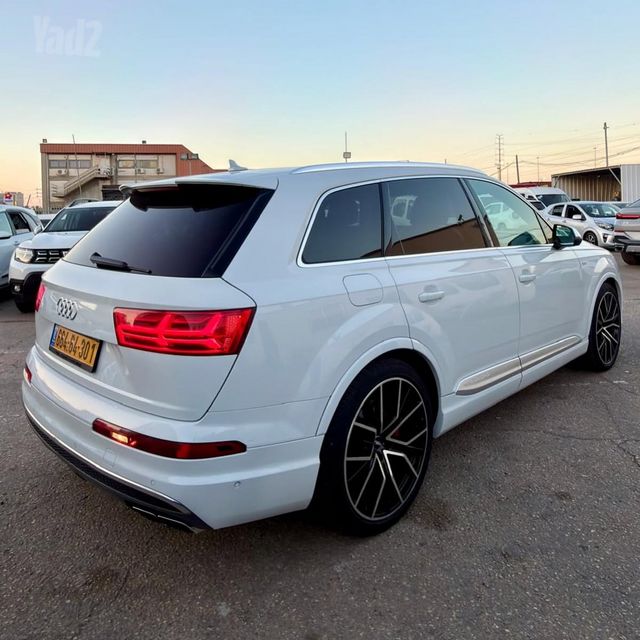 אאודי SQ7