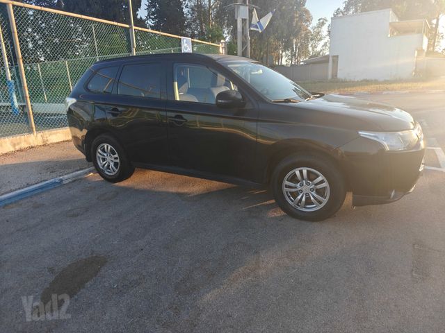 מיצובישי אאוטלנדר