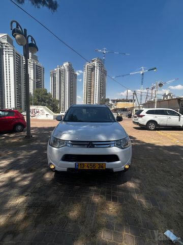 מיצובישי אאוטלנדר