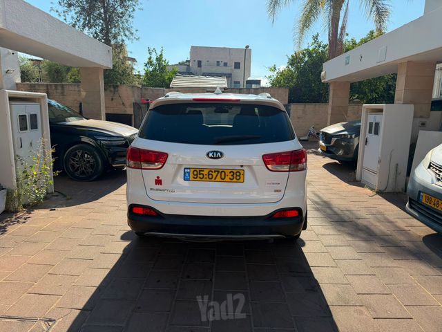 קיה סורנטו