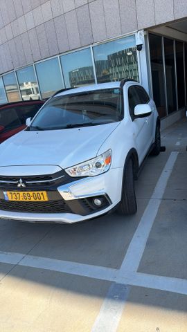 מודעת רכב מיצובישי ASX