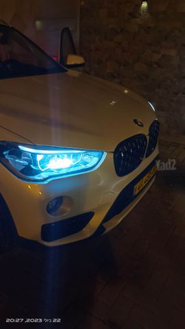 ב מ וו X1