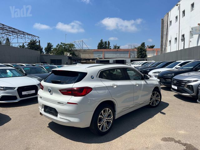 ב מ וו X2