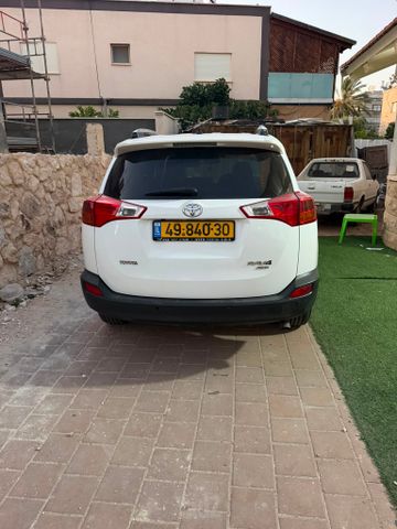 טויוטה RAV4