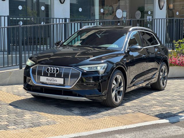 מודעת רכב אאודי E-tron