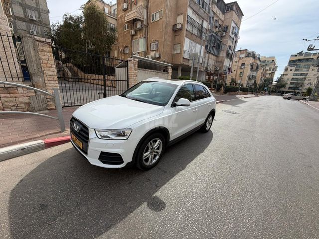 אאודי Q3
