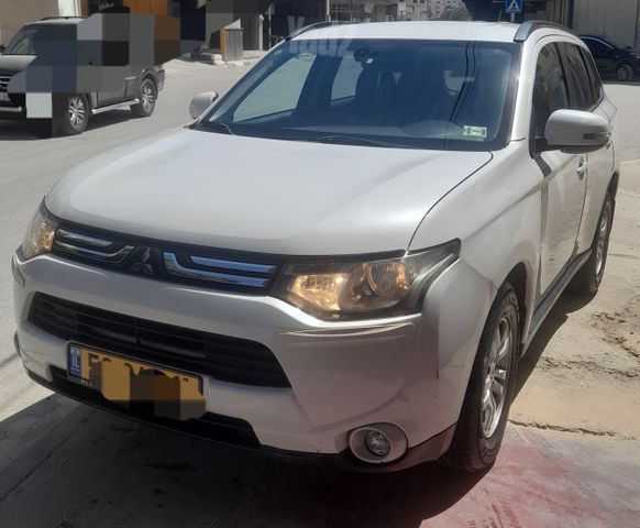 מיצובישי אאוטלנדר