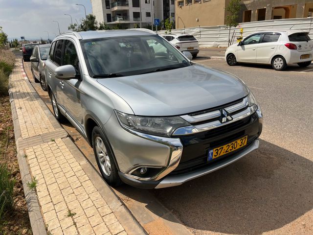 מיצובישי אאוטלנדר