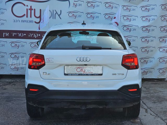 אאודי Q2