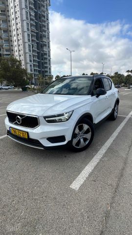 וולוו XC40