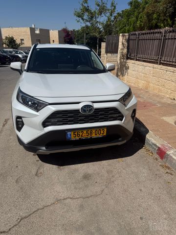 טויוטה RAV4