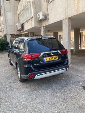 מיצובישי אאוטלנדר