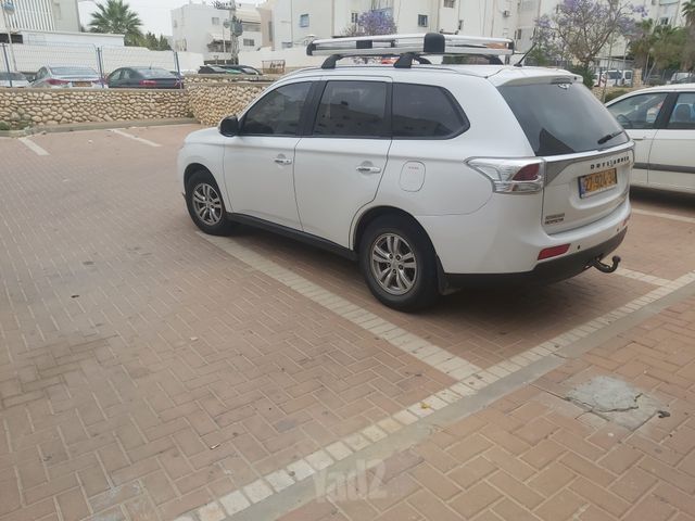 מיצובישי אאוטלנדר