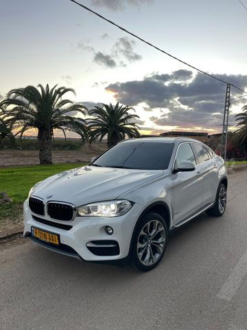 ב מ וו X6