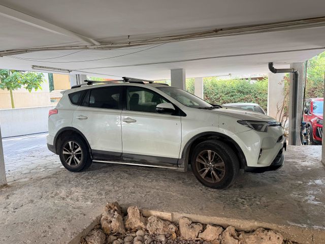 טויוטה RAV4