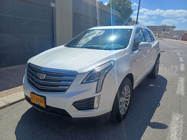 קאדילק XT5