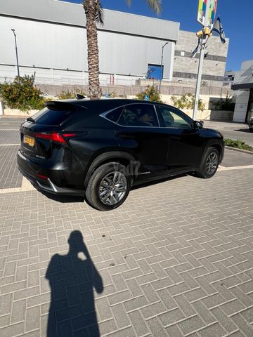 מודעת רכב לקסוס NX