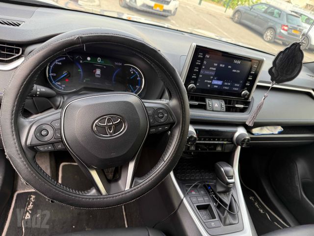טויוטה RAV4