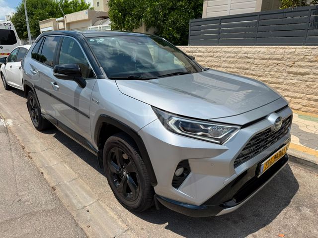 טויוטה RAV4
