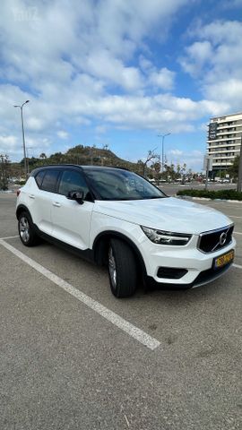 וולוו XC40