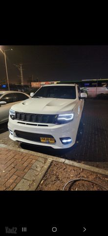 מודעת רכב ג'יפ גרנד צ'ירוקי