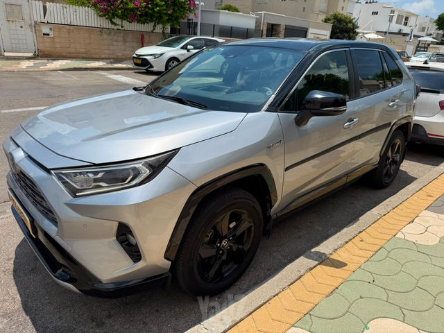 טויוטה RAV4