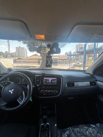 מיצובישי אאוטלנדר