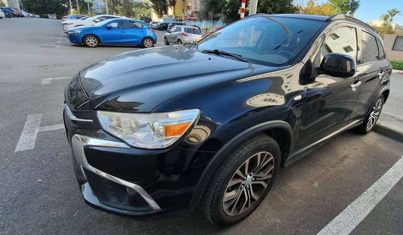 מודעת רכב מיצובישי ASX