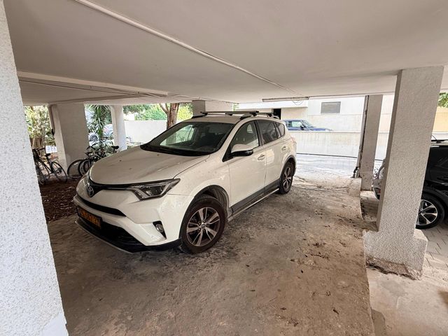 טויוטה RAV4