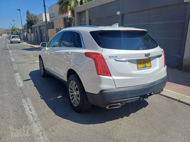 קאדילק XT5