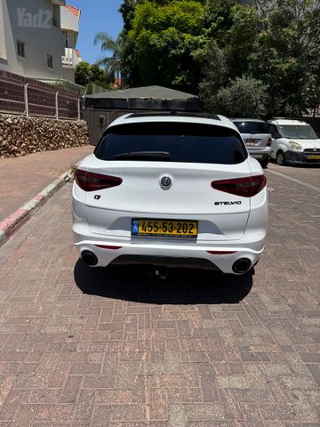 אלפא רומיאו סטלביו