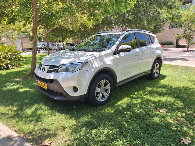 מודעת רכב טויוטה RAV4