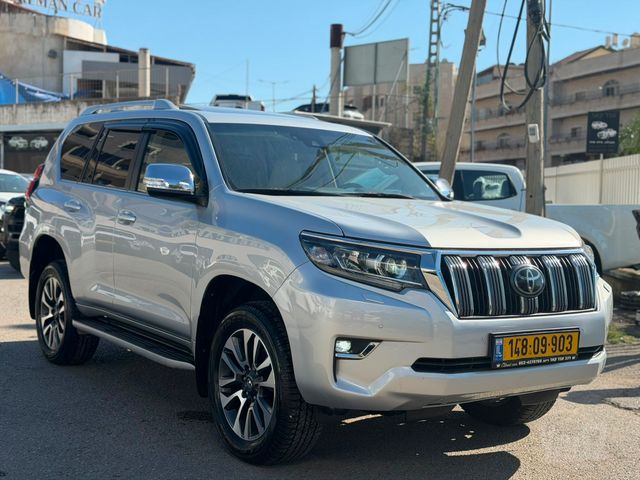 טויוטה לנד קרוזר