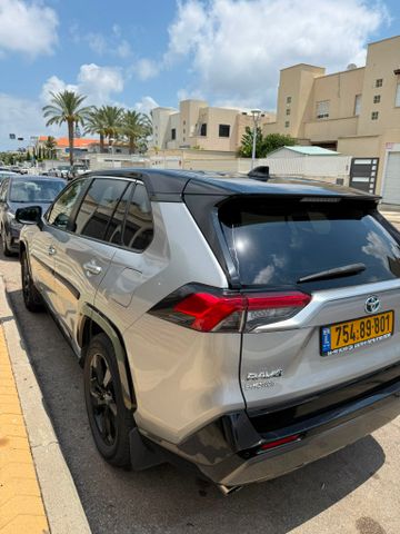 טויוטה RAV4