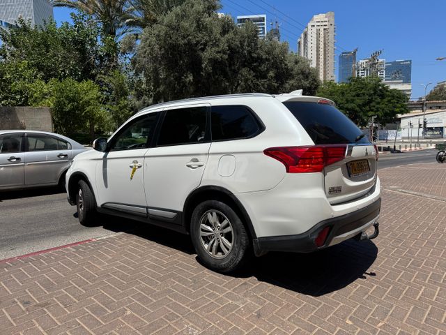 מודעת רכב מיצובישי אאוטלנדר