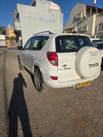 מודעת רכב טויוטה RAV4