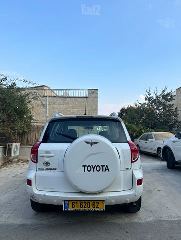 מודעת רכב טויוטה RAV4