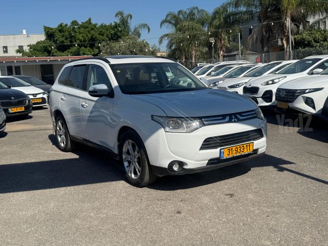 מיצובישי אאוטלנדר