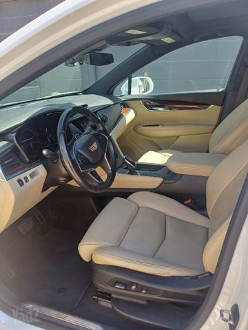 קאדילק XT5