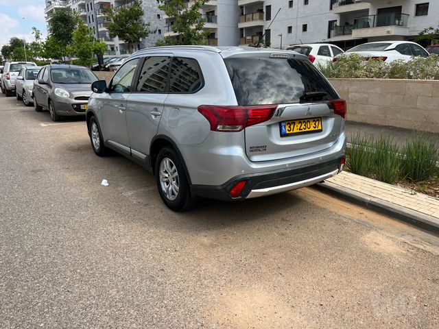 מיצובישי אאוטלנדר