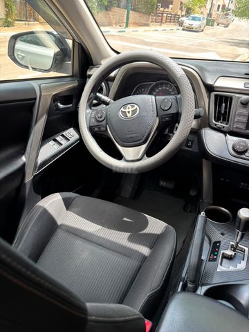 טויוטה RAV4